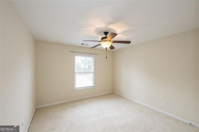 Building Photo - 2404 Gablewood Dr NE