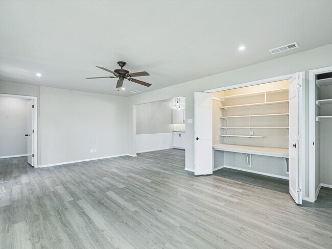Building Photo - 3309 Ashford Ave