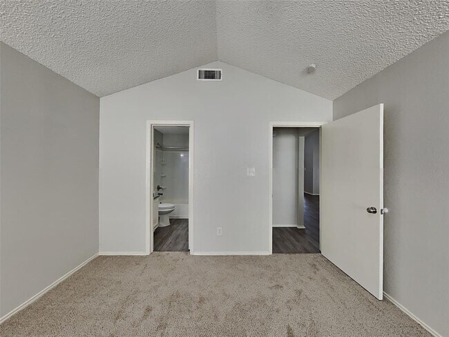 Building Photo - 1201 Hilburn Ct