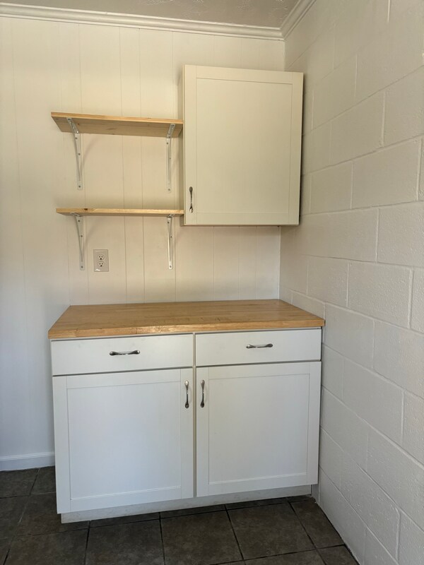 Building Photo - 601 N Main St