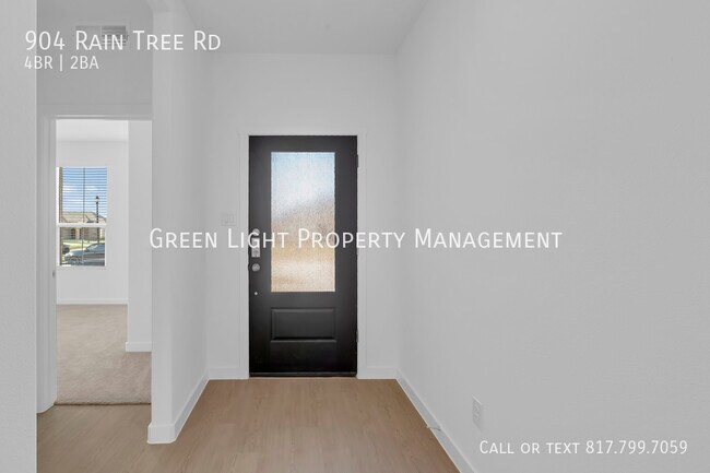 Building Photo - 904 Raintree Rd