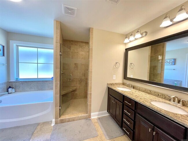 Building Photo - 941 Wheat Ridge Dr