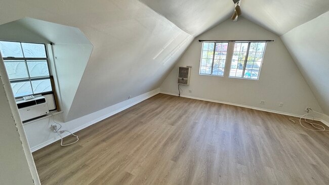 Building Photo - 459 N Alfred St