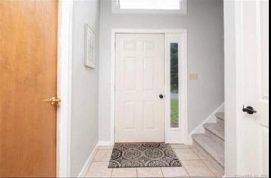 Building Photo - 705 Lake Ave