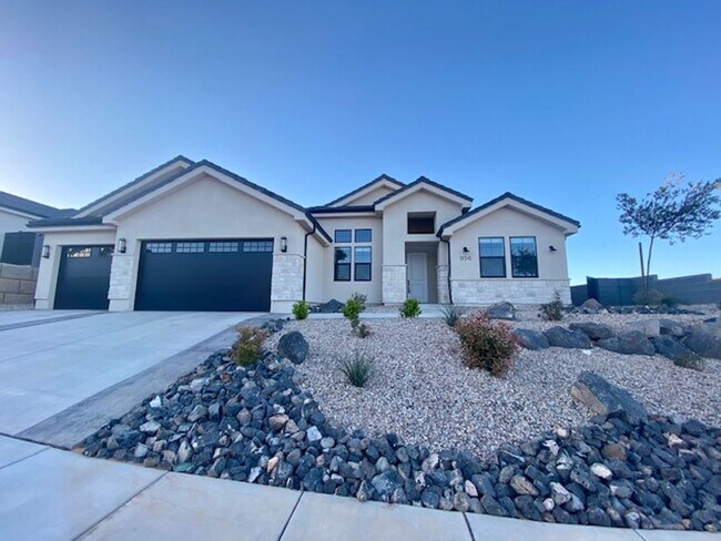 Primary Photo - SPACIOUS HOME FOR RENT!