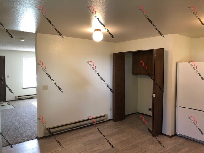 Building Photo - R115
