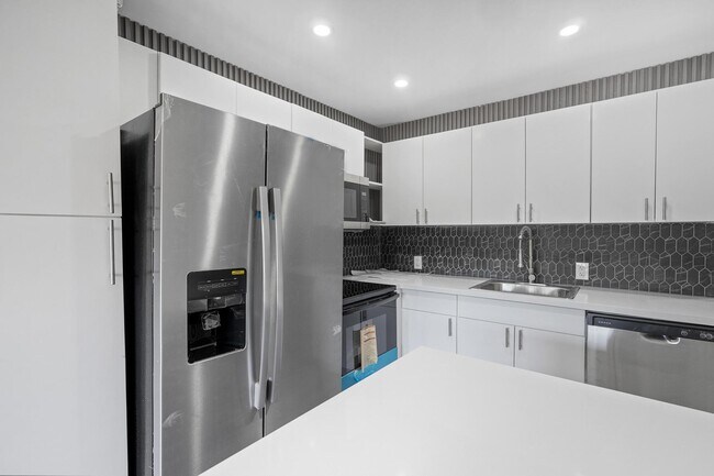Building Photo - 147 Dorset D