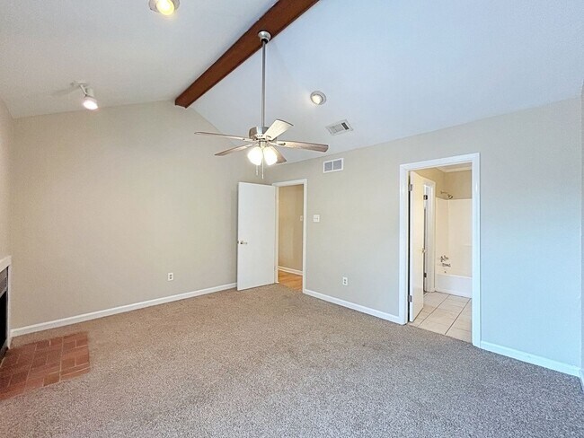 Building Photo - Prime 3 Bed, 2.5 Bath with Fireplace & Fenced Patio!