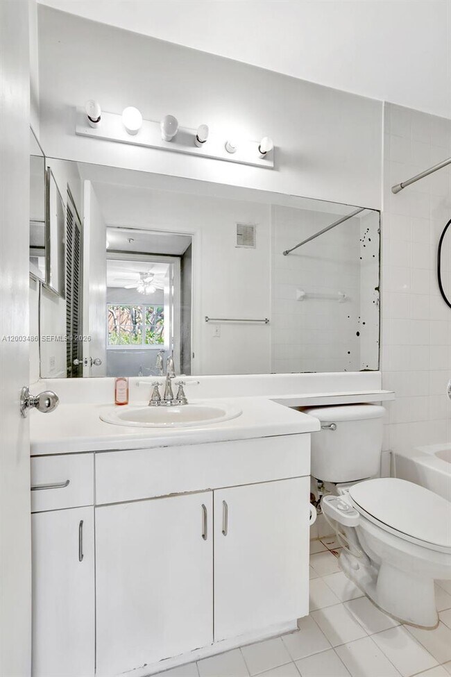 Building Photo - 4820 N State Rd 7