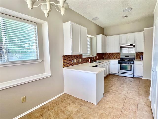 Building Photo - 2735 Wentworth Dr