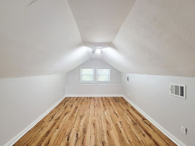 Building Photo - BEAUTIFUL REMODELED HISTORIC AREA 3 BEDROOM 1.5 BATH HOME IN ROSENBERG, TEXAS