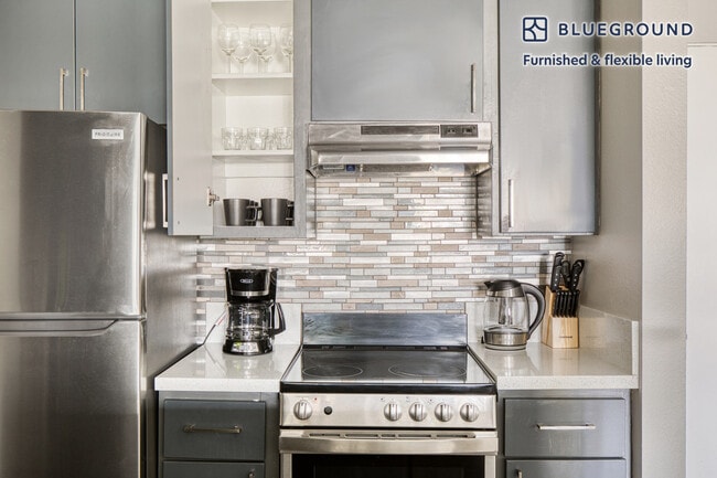 Building Photo - 3333 W 2nd St