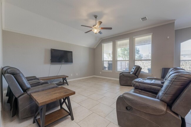 Building Photo - 8727 Hideout Bnd