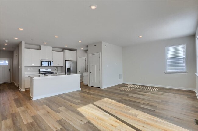 Building Photo - 122 Scotland Ln