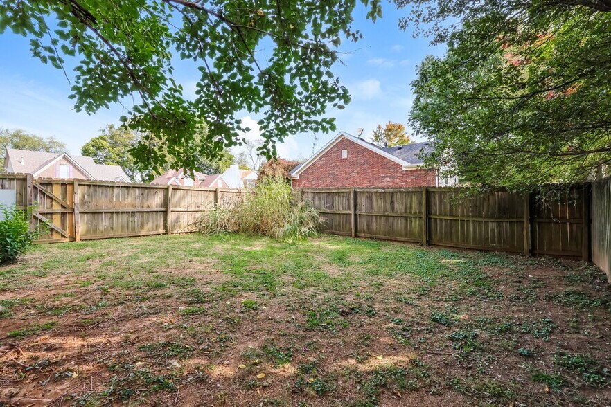 Building Photo - 10500 Sandbourne Way
