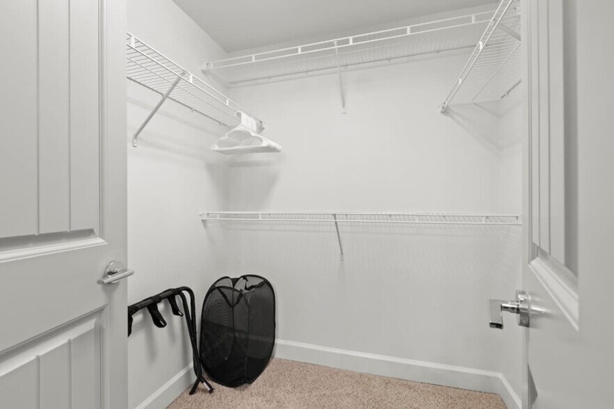 Building Photo - 5250 Town and Country Blvd