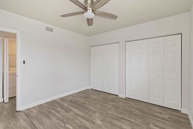 Building Photo - Newly updated 2 Bed / 2 Bath condo availab...