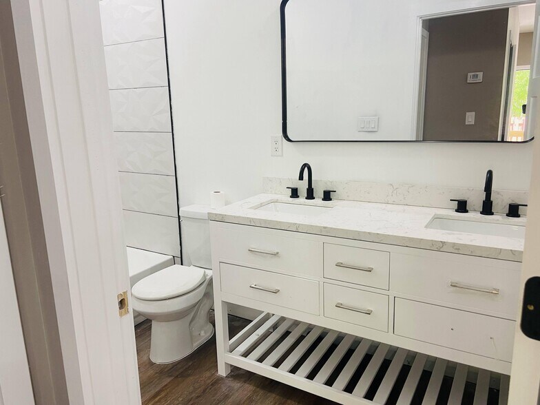 Spacious Bathroom - 900 Adams Rd
