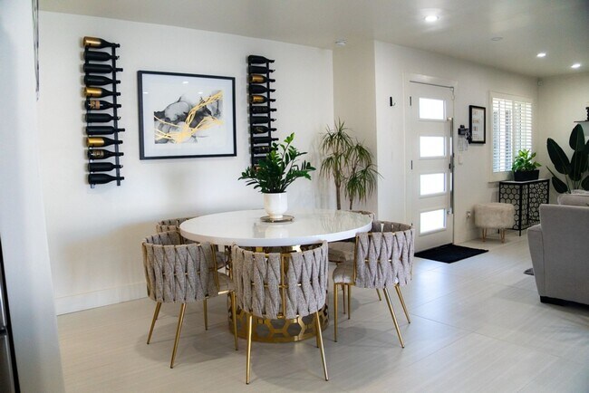 Building Photo - Spacious 4BR House in Scottsdale