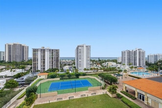 Building Photo - 3020 NE 32nd Ave