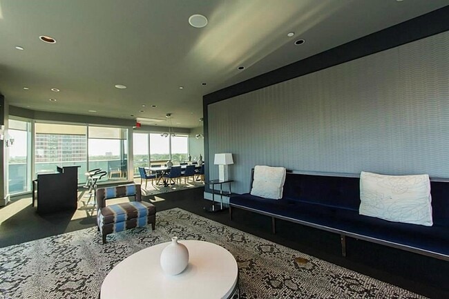 Building Photo - 1600 Post Oak Blvd