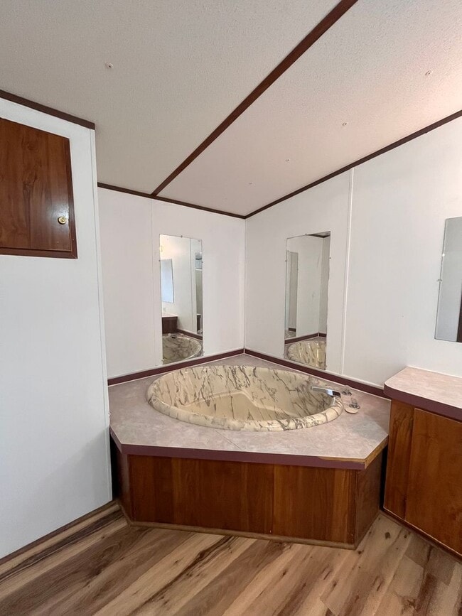 Building Photo - Home in south Lowndes County