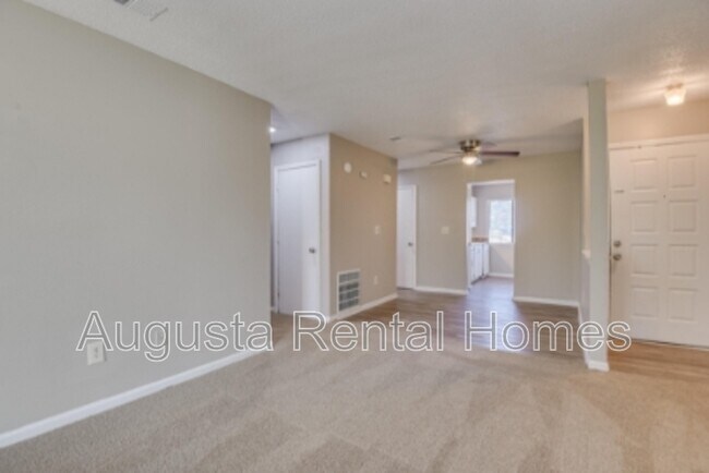 Building Photo - 2902 Ridge Ct