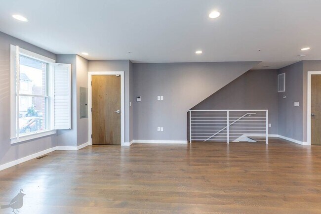 Building Photo - 1330 Montello Ave NE