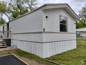 Building Photo - 209 S Avenue