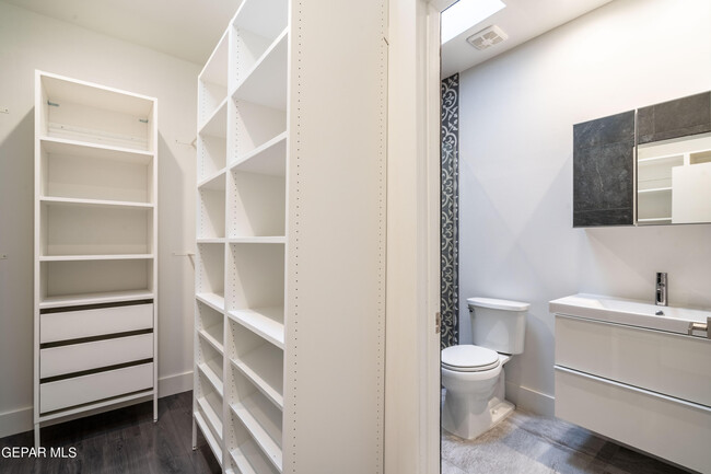 Building Photo - 1029 Calle Parque Dr