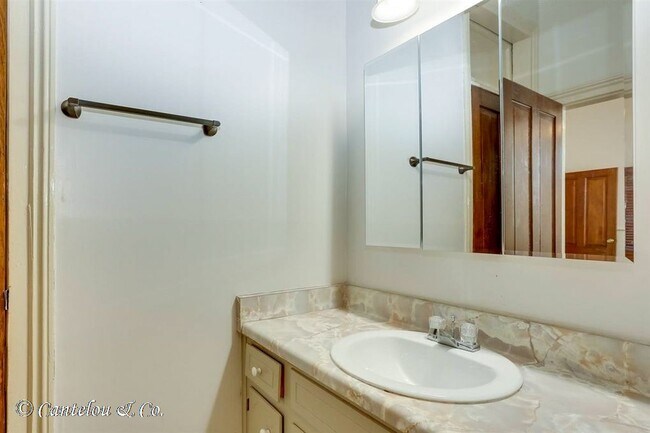 Building Photo - 514 4th St
