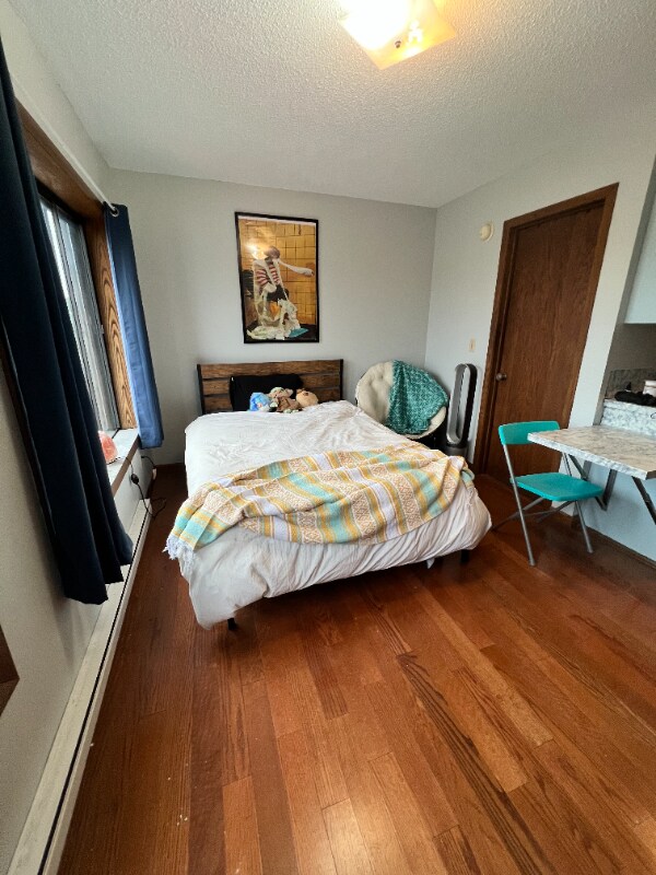 Building Photo - 215 1/2 Main Ave S