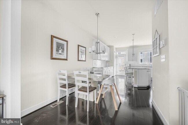 Building Photo - 12611 Macaulay St