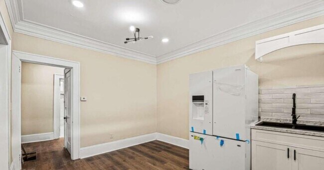 Building Photo - 684 S Elizabeth Pl NW