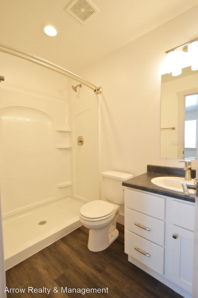 Building Photo - 105 Parkview Ct