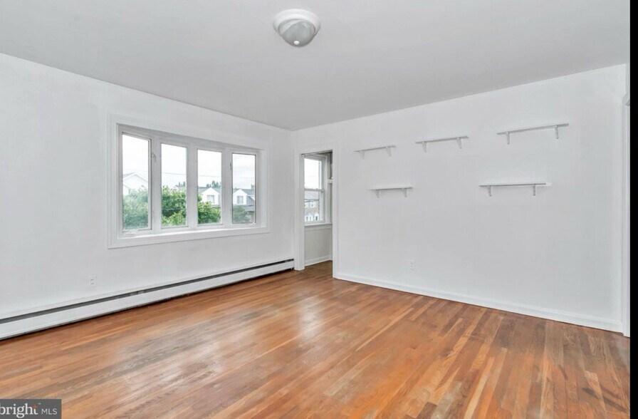 Building Photo - 1803 Elm St