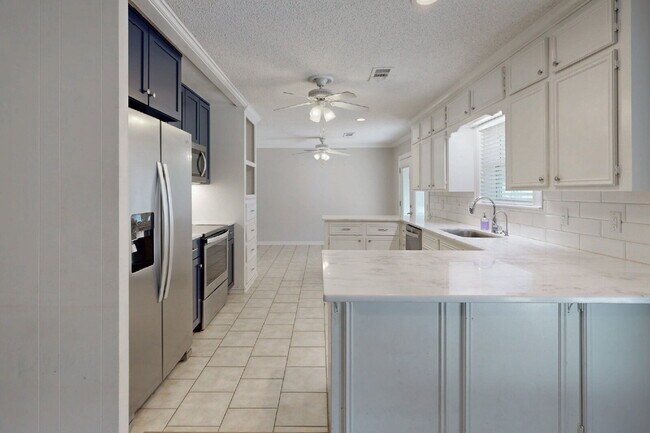 Building Photo - 1407 Skrivanek Ct