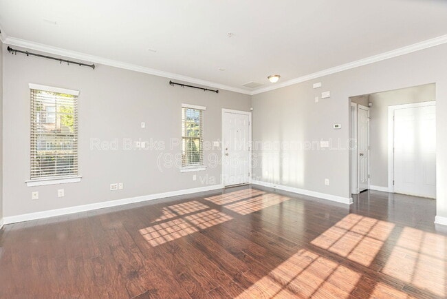 Building Photo - 15125 Jade St