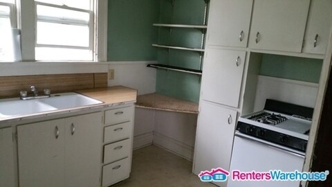 Building Photo - 407 N Elm Ave