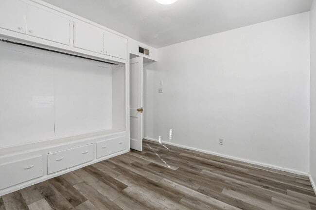 Building Photo - Cozy 1 Bedroom close to Fort Bliss