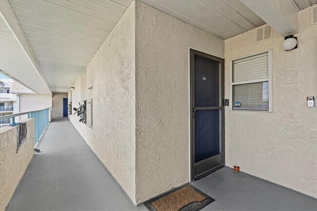 Building Photo - 5537 Sea Forest Dr