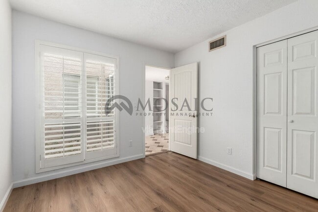 Building Photo - 17255 Ledferd Ln