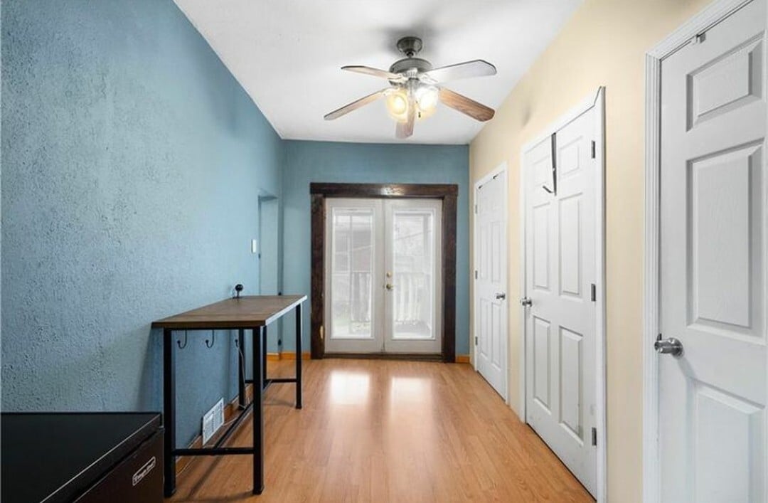 Building Photo - 310 Marsonia St