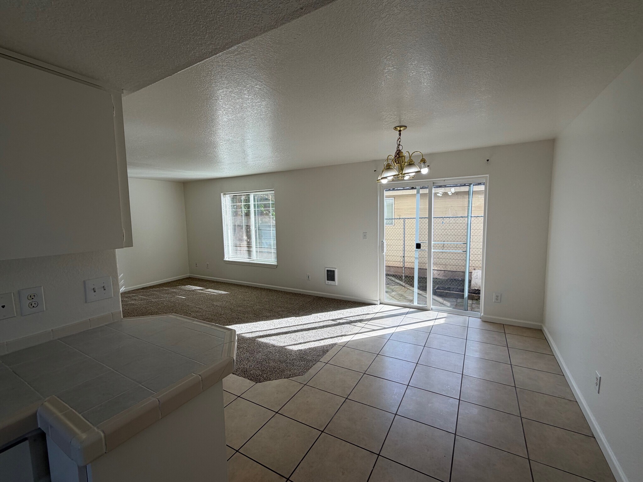 Building Photo - 4338 Ward Pl NE