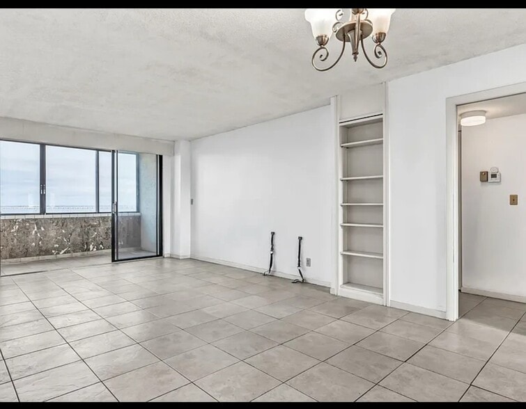 Building Photo - 2618 Cove Cay Dr