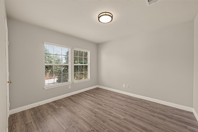 Building Photo - 12819 Wisteria Park Dr