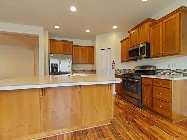 Building Photo - 5 Bedroom House ~ Albany ~ Small Pet Friendly
