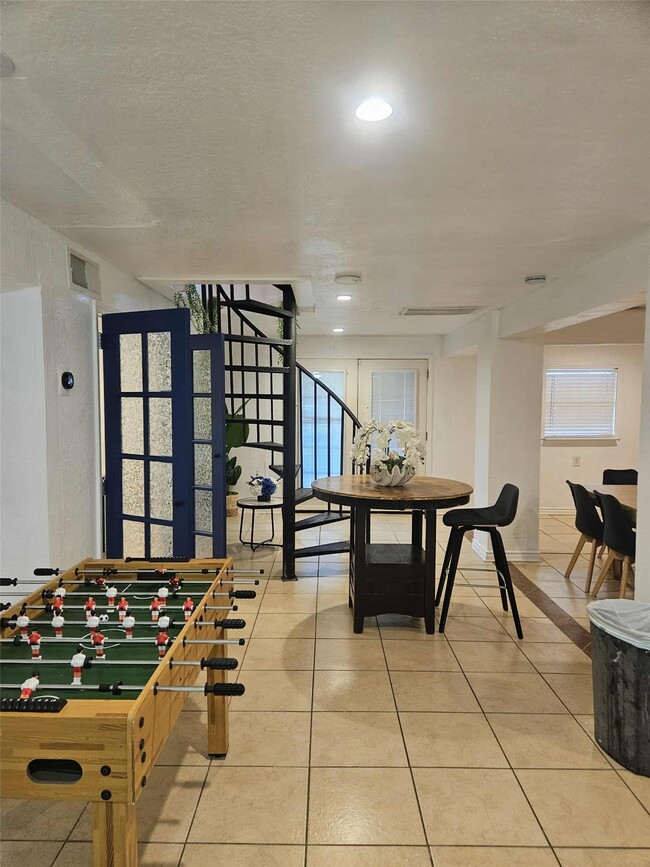 Building Photo - 812 Marlin St