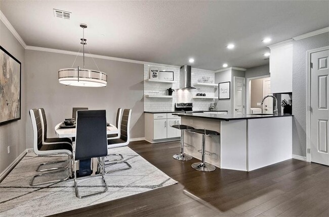 Building Photo - 7 S Prairie Dunes Dr