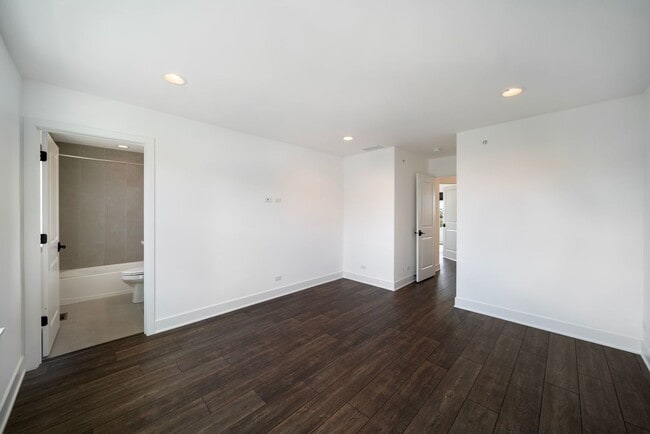 Building Photo - 322 Timberleaf Cir